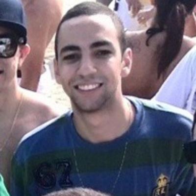 Fã de Futebol, NBA e NFL.