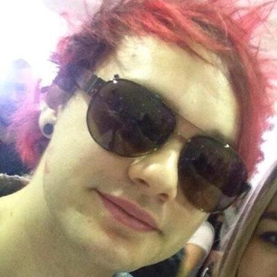 follow @ewmgc bc she gave u this follow (if u want ok)