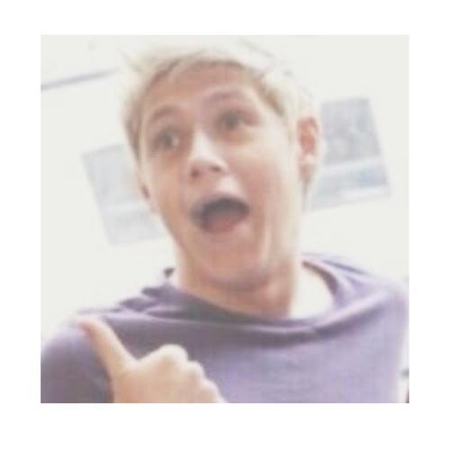 main acc : @harryschile