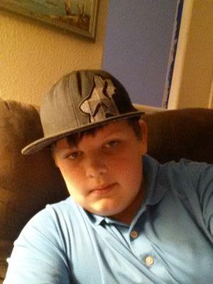 12 year old, gamer, loves SkyDoesMincraft go adam.No I didn't forget IHasCupquake .and im also a art lova you can find me on twiter and Instagram so i guess goo