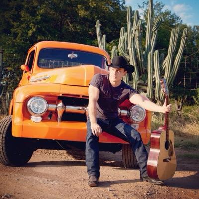 Rodrigo Najera es un joven cantante de musica norteña- regional mexicana, que trabaja fuerte para llevar muy lejos ese sabor mexicano que tiene su voz