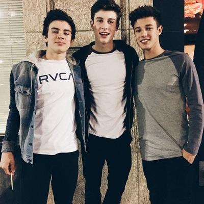 @shawnmendes will notice me (not) :) new account please follow :))