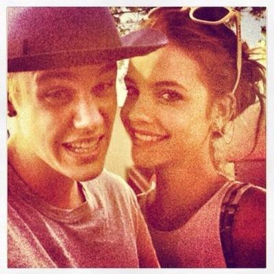 being with him feels so right. || and then one day I felt this basorexia; the overwhelming desire to kiss -justin