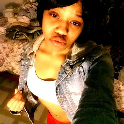 Debra, 21now .Followw or Swallow. #TeamFollowBack. #TeamIllSmackABitch #TeamFuckUTalkInBoutt #TeamIRollSolo #TeamTheeRealestBitchALive.♥