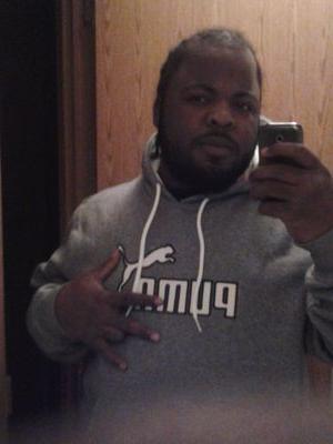soundclound name is kevin L chatman picture of pitbull support me and ill show mad love thanks chicago's knight trying to do the damn thing