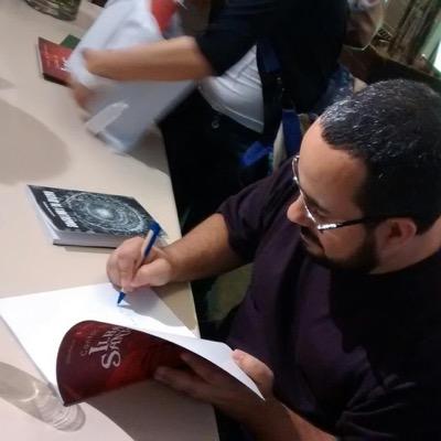 Roteirista e escritor.