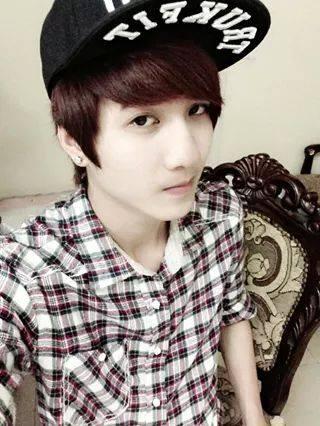 KA_I99's profile picture. Sapphire Blue.

》Fangirl.