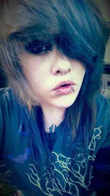 hi im marina everyone calls me mipsi cx 
im 20 cx
and ima awsome friend