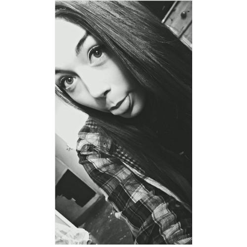 Follow @sophlouiseee_ she gave you this free follow ❤️