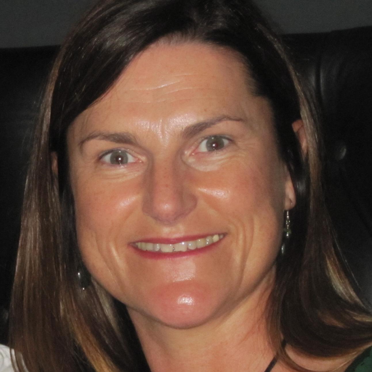 IT Marketing Manager, keen amateur golfer, busy mother of 3, my views are my own