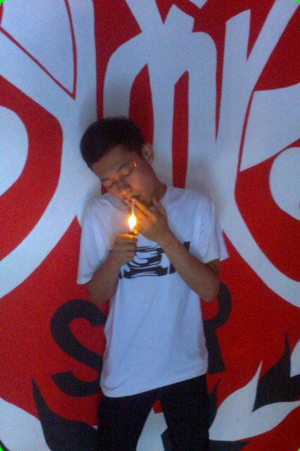 iinnasihin1's profile picture. tetap bersukur Dan selalu melihat kebawah,, ;) (Y)