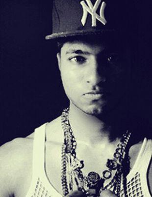 Singer,Producer.Malayalam R&B#Rollacoasta ent.Debut mixtape almost ready.Chase ur dreams X.