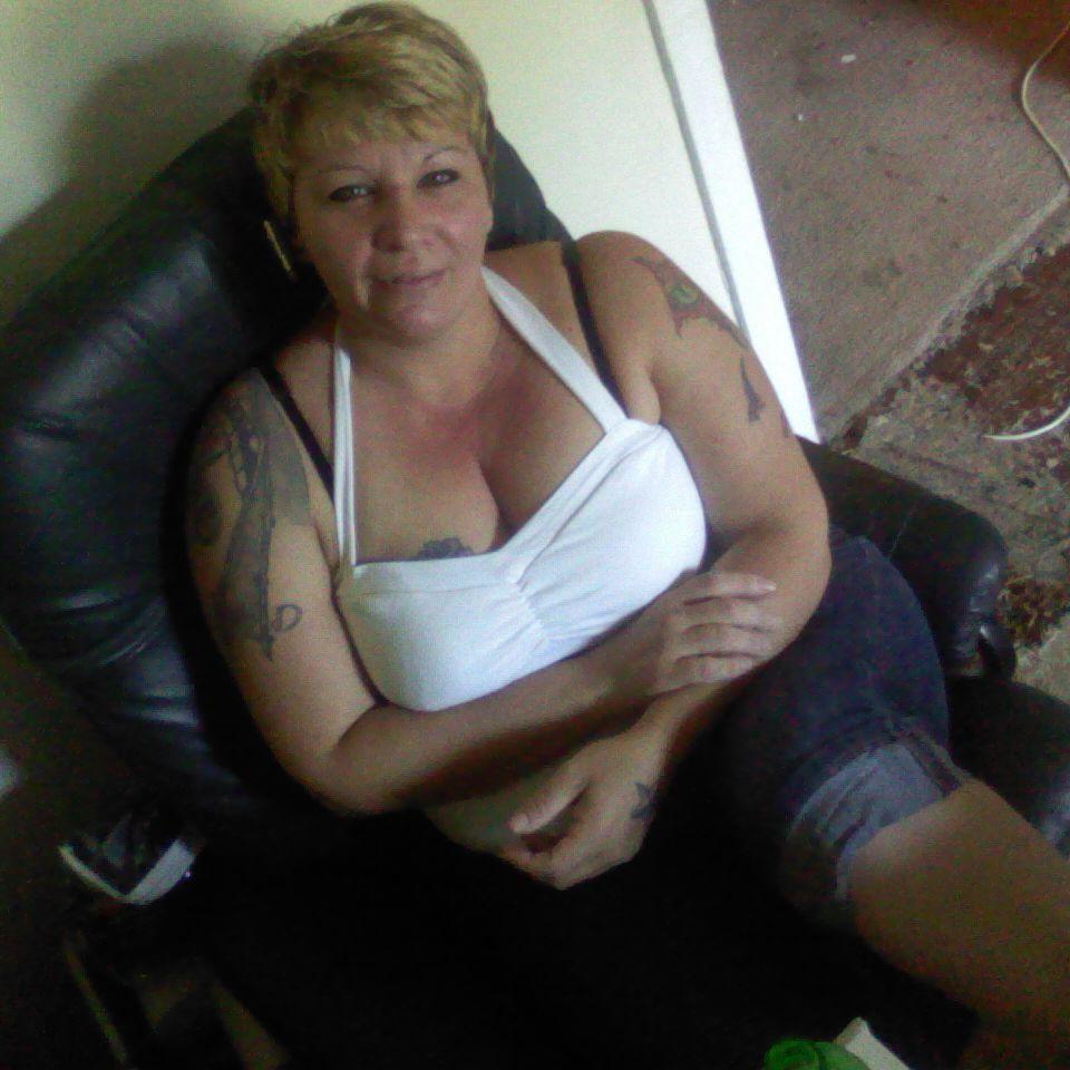 Disabled mother of 3, pet advocate, prepping for the future, animal lover, outdoor enthusiast .