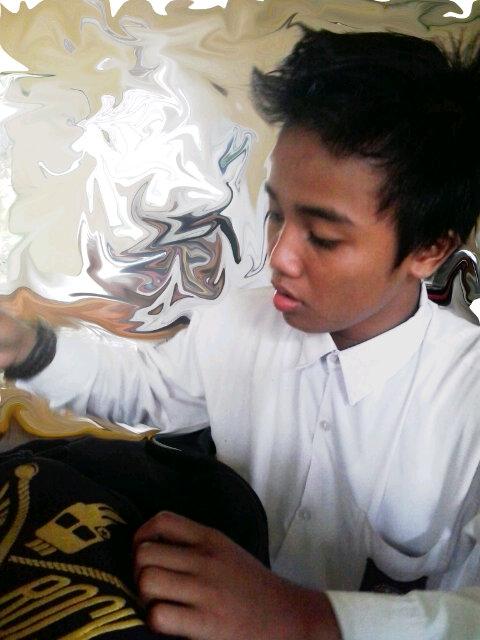 KkRacid's profile picture. I a small dandelion flying freely