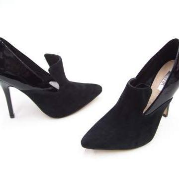 We are a Melbourne-based on-line store offering everyday consumer products and hard-to-find items, specializing in brand name shoes for ladies, men & children.