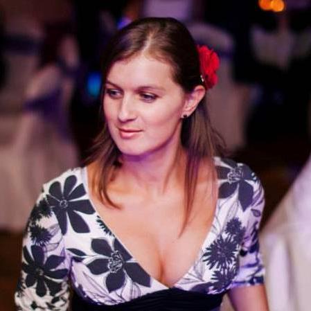 Advanced musculoskeletal physiotherapist, Mum of 3 and PhD graduate from the University of Central Lancashire