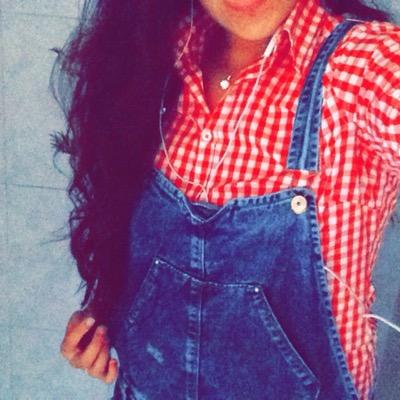 fatiAcharki's profile picture. El silencio otorga, la mirada habla y la sonrisa confirma.