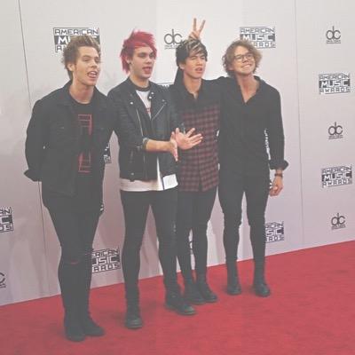 free follow form @ELECTRAHARTMUKE (i'll probs follow u back) 



also click the links in my tweets down there