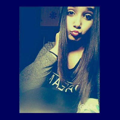 Sonríe como Niall,Ámate a ti mismo como Zayn,Vive como Louis,Ama como Liam y Disfruta como Harry. Directioner♥Vive la vida al máximo y se un poco travies@I̲̅D̲̅