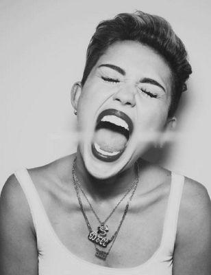 NOTICIAS SOBRE MILEY CYRUS