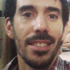 Aux de Cozinha/Pizzaiolo; apaixonado pela Kamyla, por engenharia e eletrônicos;
