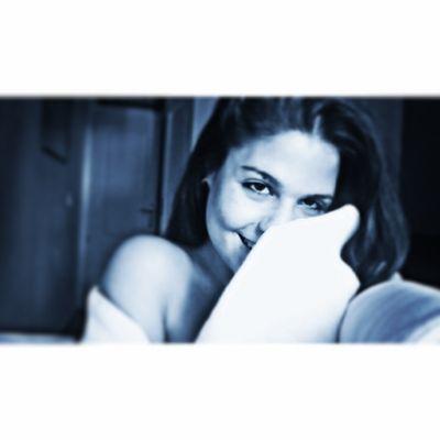 Aprende a vivir mientras la vida te hace vivir. Muy segura muy mujer jajaja