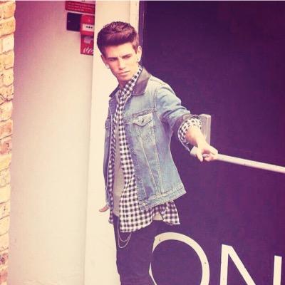 starryeyedsims's profile picture. reece bibby and jake sims. @lovetornbibby | @minajftsims