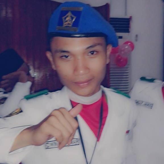 damarbshark13's profile picture. @USR