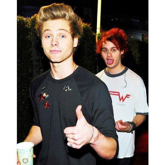 5SOS...Luke Hemmings, Calum Hood. Michel Clifford, Ashton Irwin 3