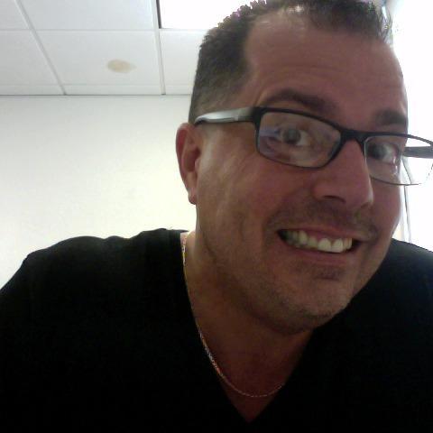 eddieperez194's profile picture. 