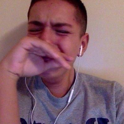 follow @isaboutjb or i unfollow, she follows back.