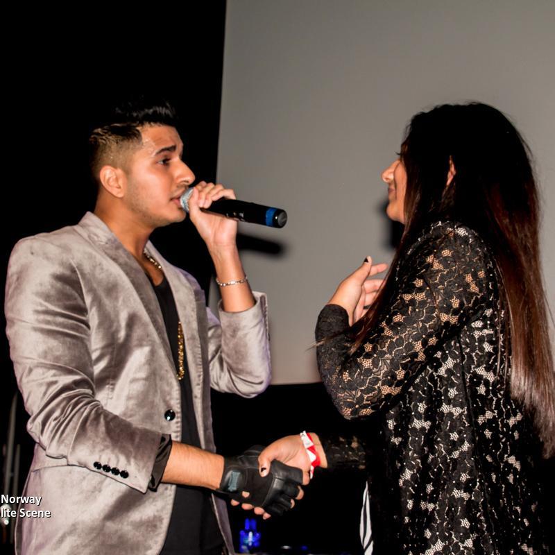 Follow this Fan Club for our @Arjunartist. -Was on stage with Arjun (30.11.14) -Arjun is following (20/02/2012)