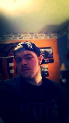 travis_the_k1d's profile picture. im pretty content not giving a fuck.