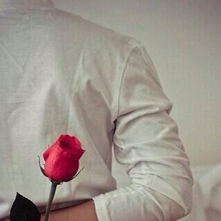 آنا ذاك الي عطاك أصِدق شعوره ..
