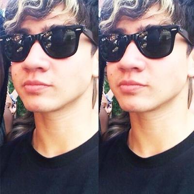 free follow from @hoodlumgc !! don't follow this acc follow her and ask for a dm to calum if you want