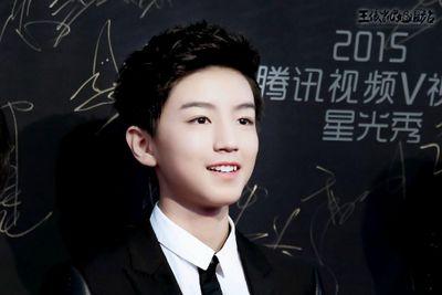 Parody of WangJunkai a.k.a Karry, TFBoys leader.
99liner.