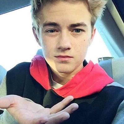 FOLLOW @druggingjohnson BC SHE GAVE YOU A FREE FOLLOW & DOES DMS TO 4/12