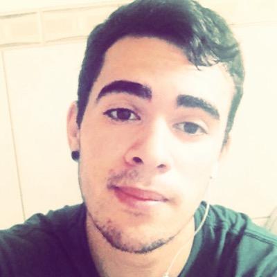 eu sou apenas um garoto  q só quer domina o mundo,nads de + =D