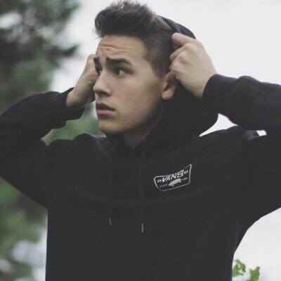 latenightsjacob's profile picture. youre worth it, youre worth it