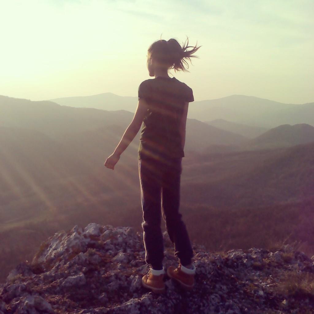 Gimnazijalka,pričalica,planinarim,fotografija mi je velika ljubav