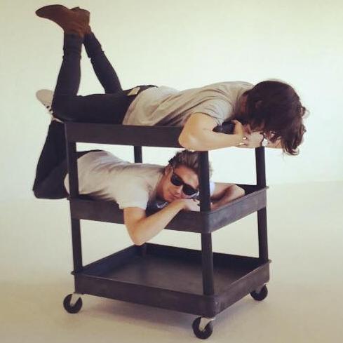 Esse povo é tudo iludido, ainda bem que shippo Larry.