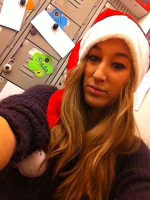 i am a nice sweet girl! i am nice to anyone but if ur mean to anyone in my family i am not nice!!!!