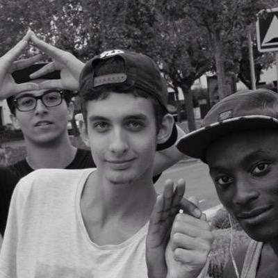 ╭∩╮（︶︿︶）╭∩╮                                            Follow me on Instagram : @maximebouzid