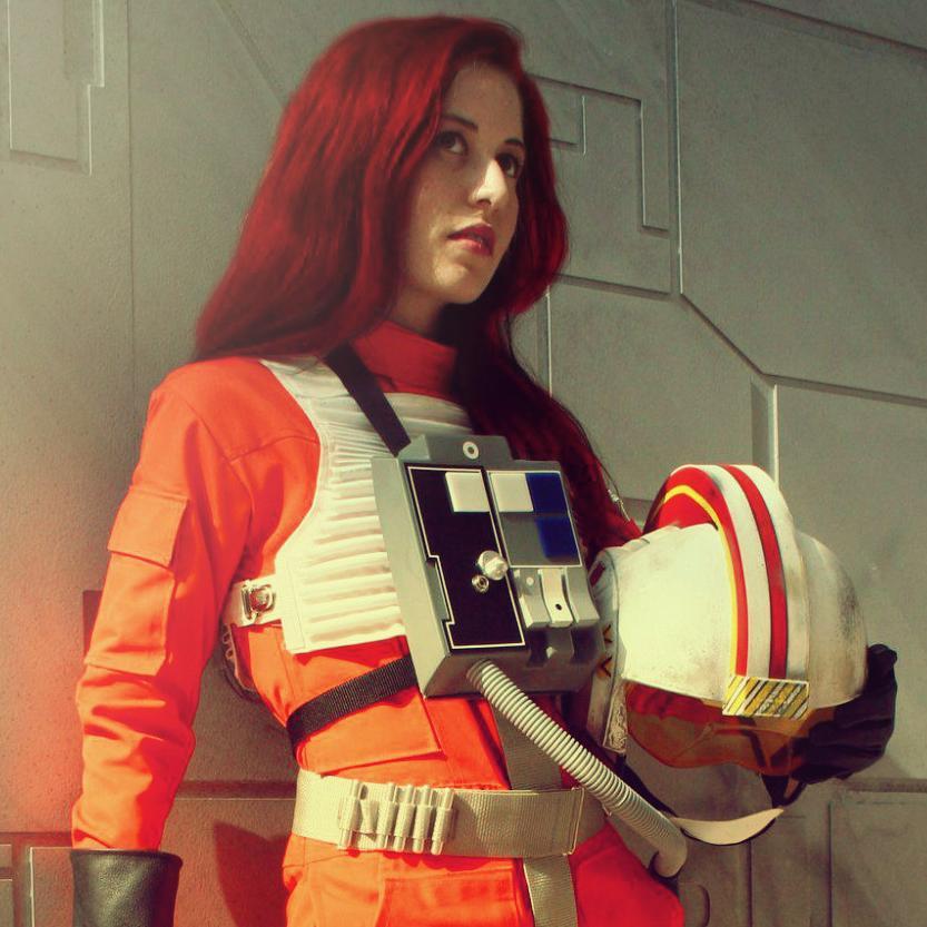 JediVahdin's profile picture. Nacida en Naboo y criada en Stewjon. Joven padawan descubriendo el camino de la fuerza. Piloto de carreras cuando mi maestro no mira. #StarWars #RP