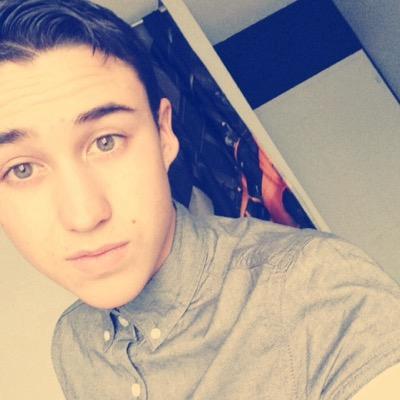 KennyW3st's profile picture. 