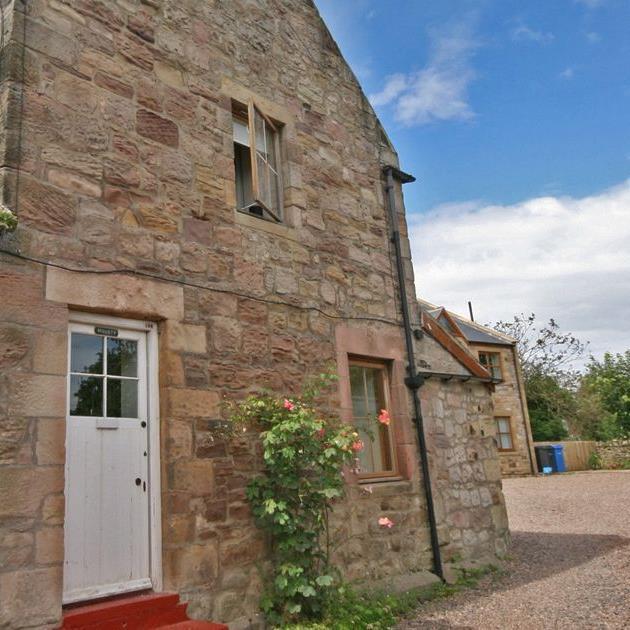 Charming holiday cottage ideal for exploring all the Northumberland Coast has to offer.