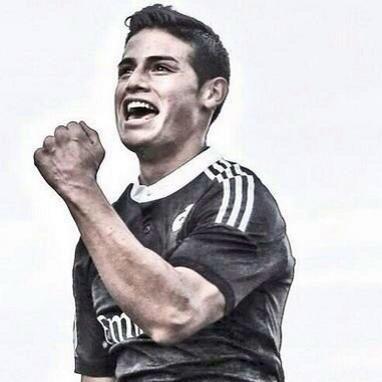 ‏رداء أبيض مخيف يسمونه ريال مدريد انا لهو عاشق و متيم