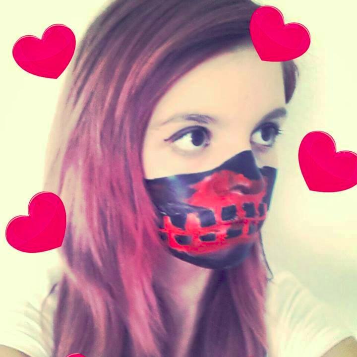 im ivey and I can sing and thinking of doing YouTube and I'm the most random person most of you will probably ever c Luv Yuu
~XoXo~