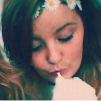 overloader873's profile picture. I'm in love with the bassist @calum5sos 5sos is love 5sos is life❤️❤️❤️