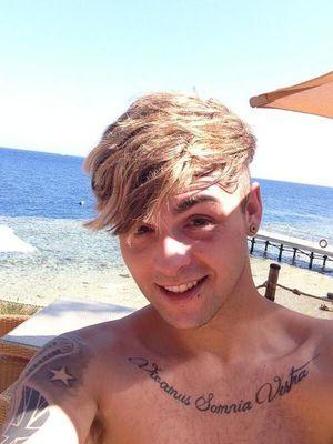 jaymi;single;bisex